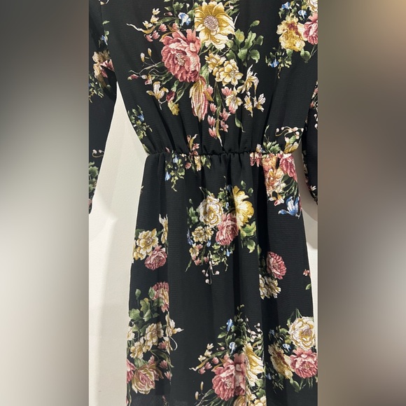 Scobe Floral Dress cute for Easter! - Picture 5 of 9